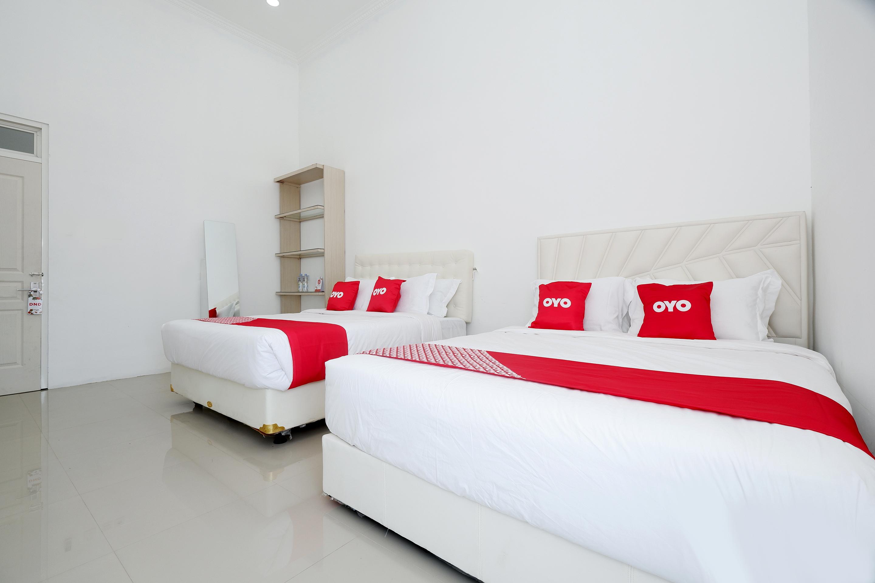 Griya Rw Family Guest House Redpartner Solo Exteriör bild