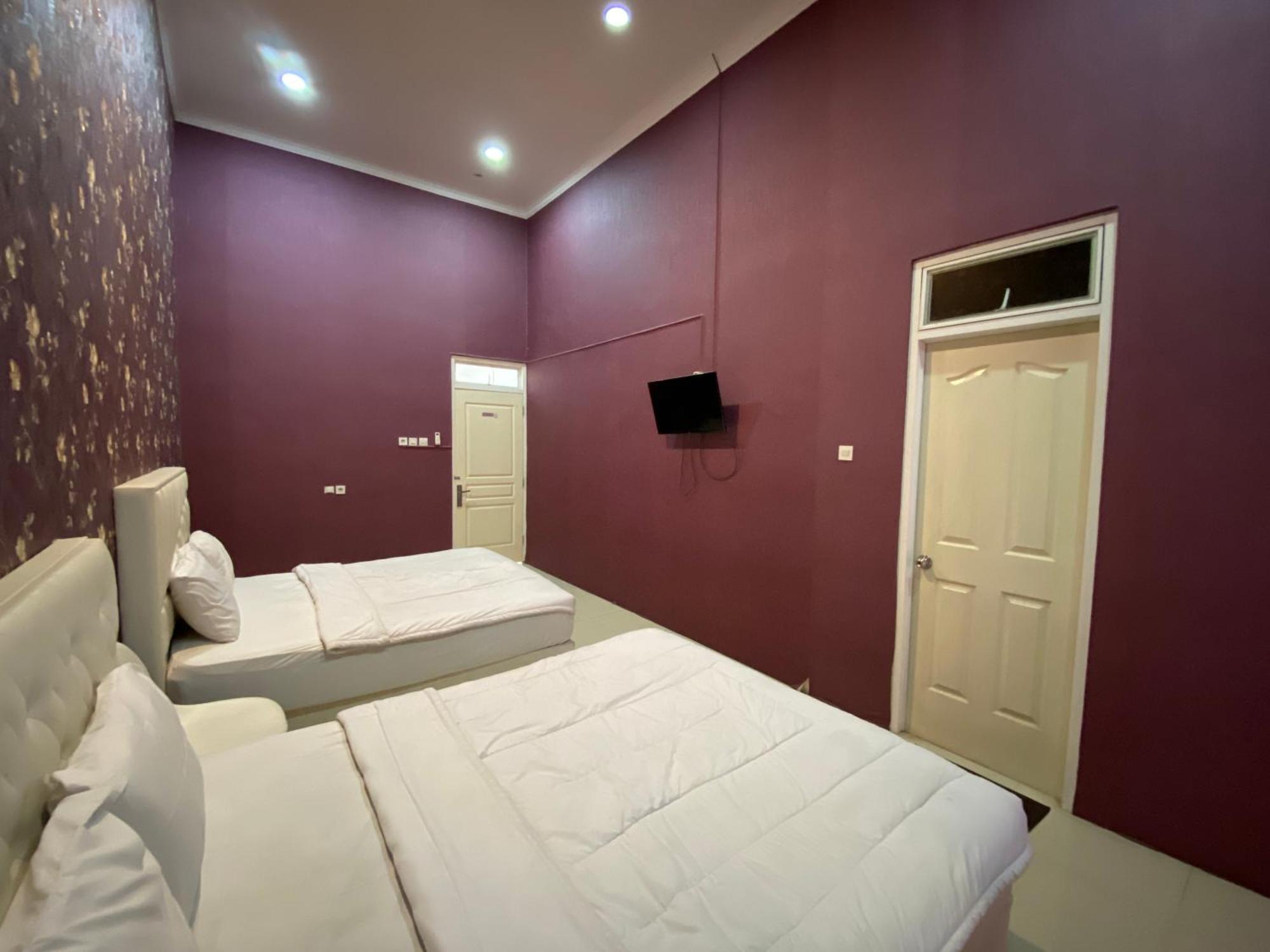 Griya Rw Family Guest House Redpartner Solo Exteriör bild