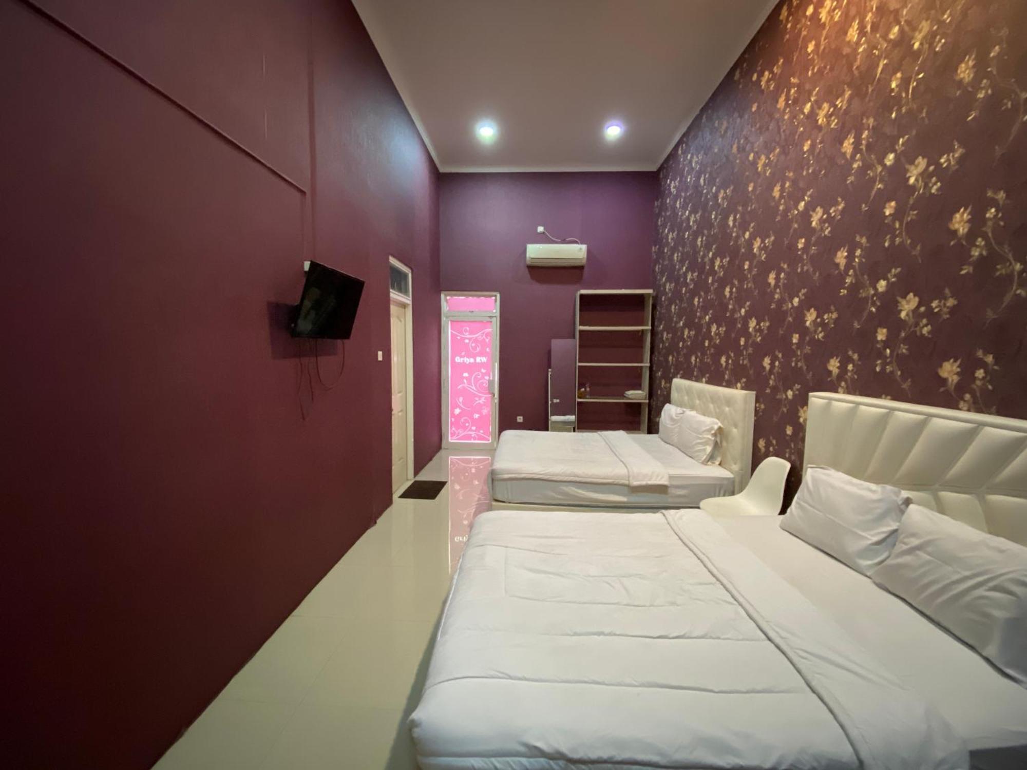 Griya Rw Family Guest House Redpartner Solo Exteriör bild